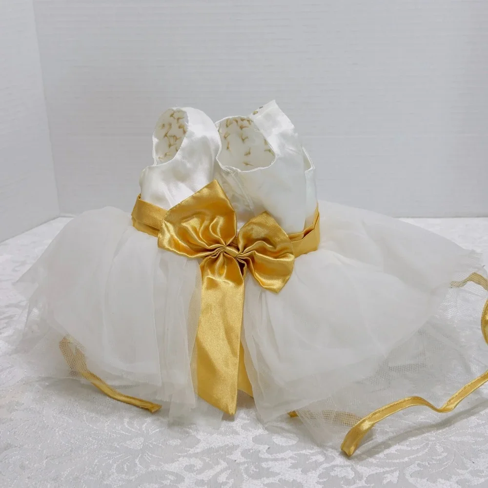 Build a Bear Clothing-Beautiful White Tiered Dress Gold Sequins and shoes Set